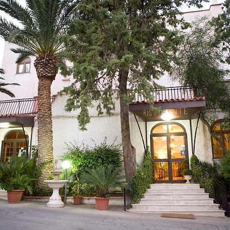 Hotel Miravalle Misilmeri エクステリア 写真