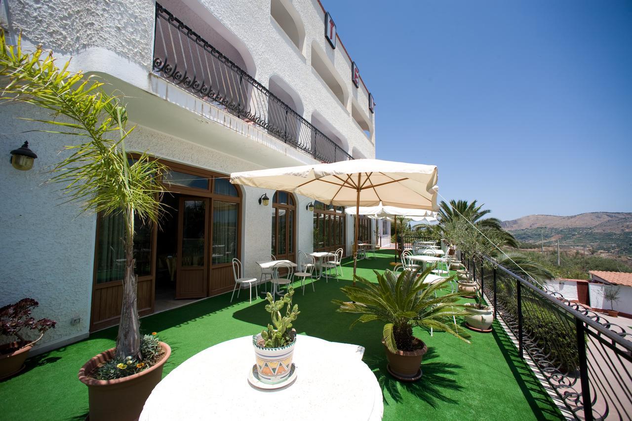 Hotel Miravalle Misilmeri エクステリア 写真
