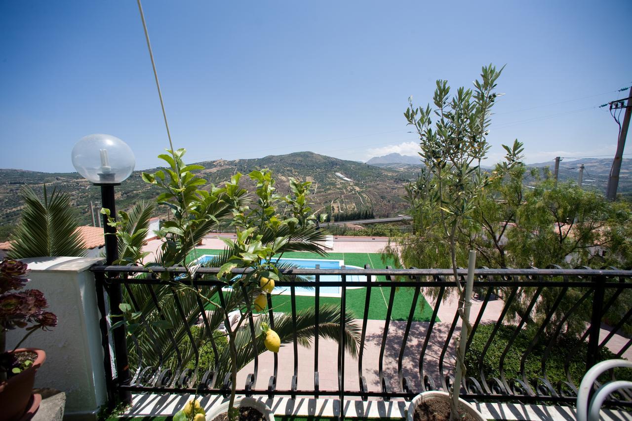Hotel Miravalle Misilmeri エクステリア 写真