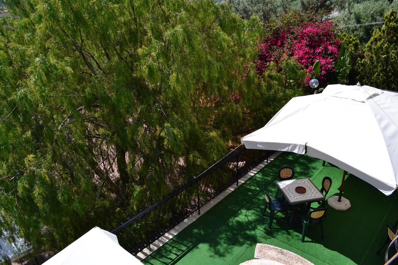 Hotel Miravalle Misilmeri エクステリア 写真