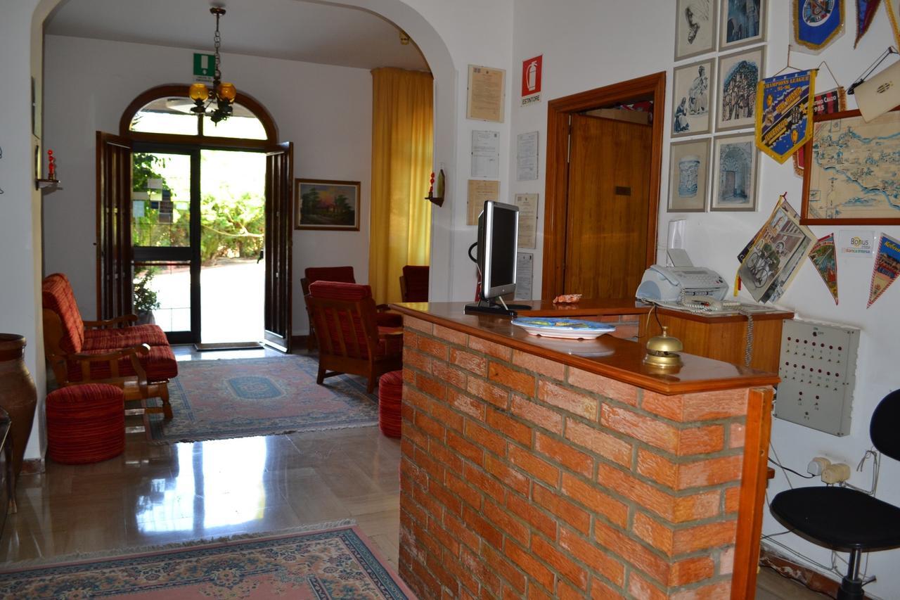 Hotel Miravalle Misilmeri エクステリア 写真